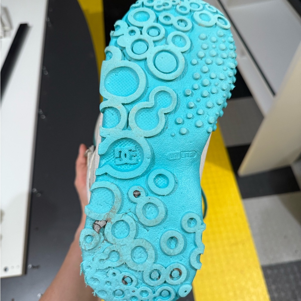 White and Teal Snowboarding Boots - Picture 5 of 12